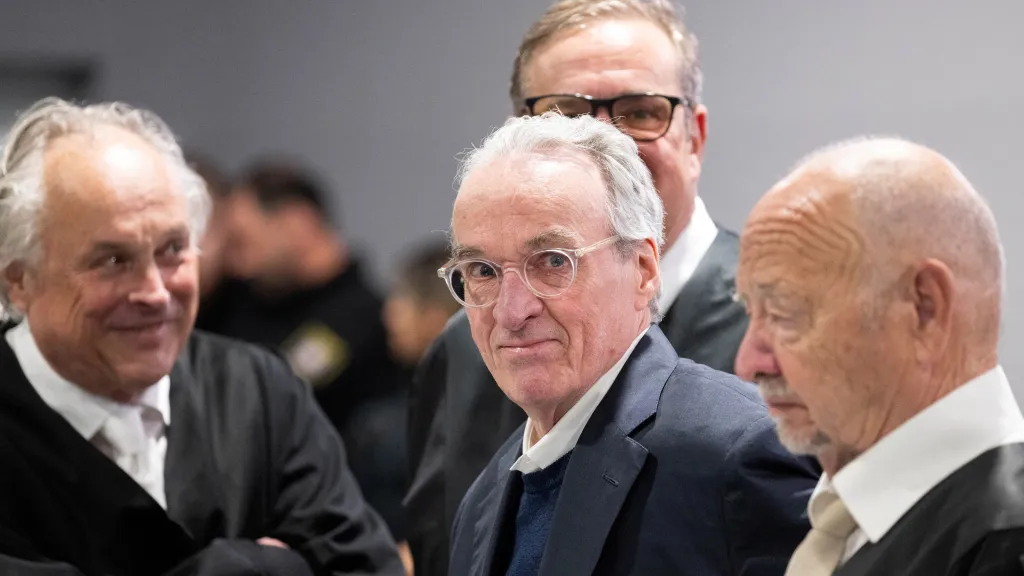 Heinrich XIII. Prinz Reuss a jeho právníci