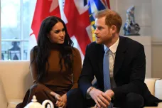 Princ Harry a vévodkyně Meghan definitivně opouštějí královskou rodinu