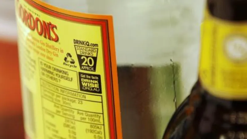 Zdravotní varování na australské lahvi s alkoholem