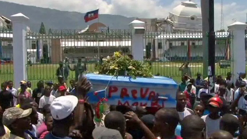 Haiťané oslavují pád prezidenta Prévala