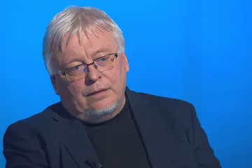 Slováci mají jiný vztah k Rudé armádě nebo ke slovanství než Češi, říká publicista Kosatík