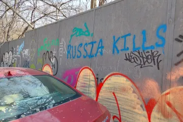 „Rusko zabíjí.“ Tbilisi pokryly protiruské nápisy, místní však s imigranty mluví bez problémů jejich jazykem