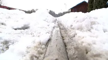 Sníh zkomplikoval provoz na železnici