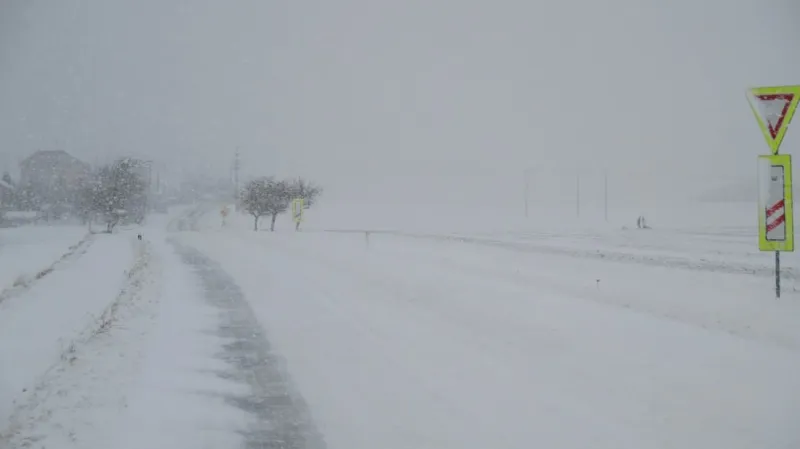 Zavátá silnice na Vysočině