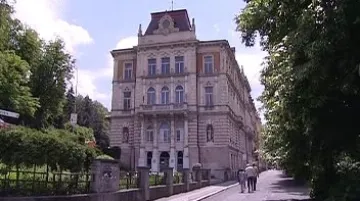 Vysoká škola Karlovy Vary