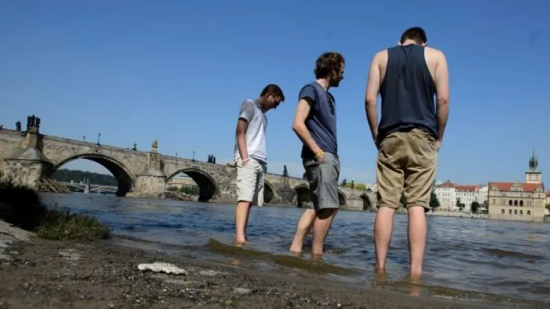 Události: Česko se připravuje na tropický víkend