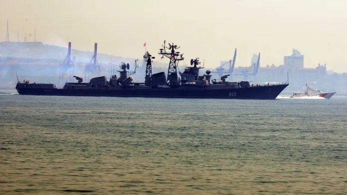 Ruské lodě v přístavu Tartús