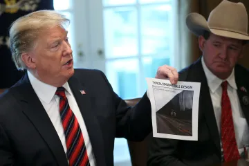 Trump nabídl prodloužení víz milionu imigrantů za peníze na zeď. Demokraté to odmítají 