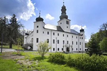 Akademie věd otevřela po rekonstrukci své kongresové centrum a hotel v Třešti