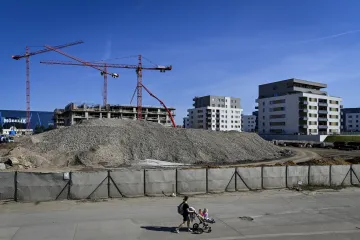 Poslanci schválili nový stavební zákon, slibují si od něj snazší výstavbu