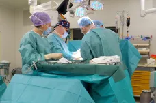 Lékaři z IKEMu transplantovali pacientovi pět orgánů najednou