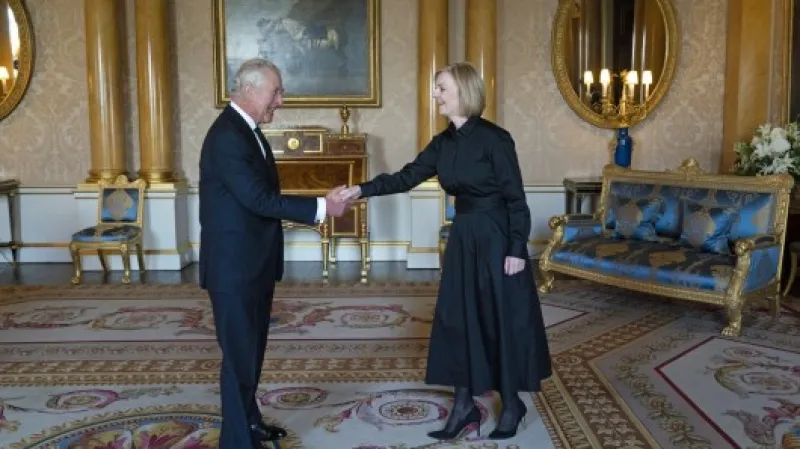Král Karel III. se setkal s premiérkou Liz Trussovou Zdroj: ČTK/AP