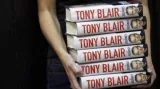 V Británii vycházejí Blairovy paměti