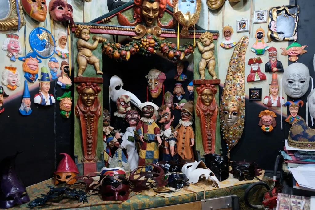 V Benátkách začal tradiční karneval, jeho letošním motivem je „láska“