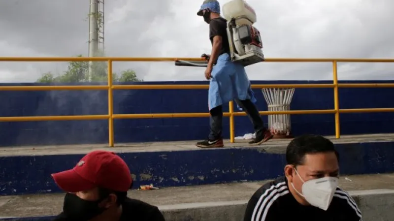 Dezinfekce stadionu v nikaragujském hlavním městě Managua,  Autor: Oswaldo Rivas,  Zdroj: Reuters