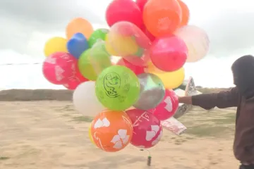 Terorismus za pár dolarů. Z Gazy létají balonky plné benzinu, izraelské systémy jsou na ně krátké