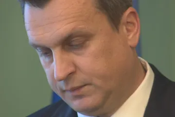 Předseda slovenského parlamentu zůstává ve funkci. Poslanci ho v tajném hlasování podrželi