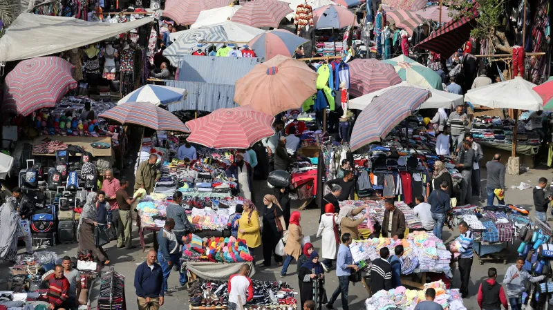 Ruch na jednom z káhirských tržišť