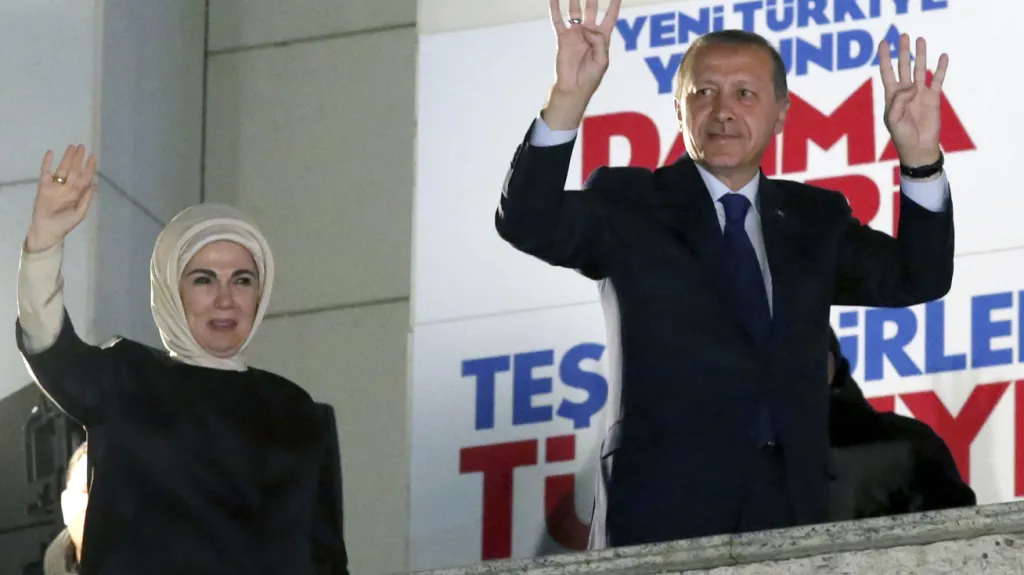 Turecký premiér Recep Tayyip Erdogan s manželkou Emine