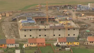 Stavba na břehu Berounky