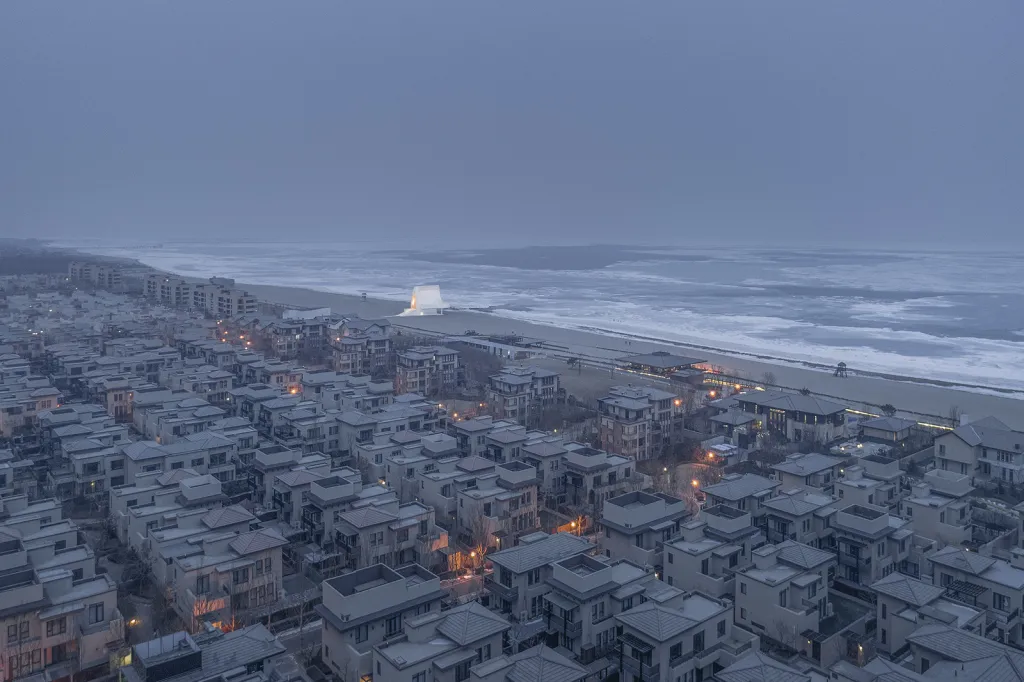 Přímořská kaple ve městě Qinhuangdao (Čína)