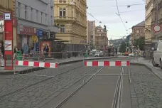 Mezi Karlovým náměstím a I. P. Pavlova v Praze nejezdí tramvaje. Omezení se týká deseti linek