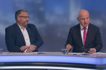 Vojenská policie šetří dodávky dronů pro Ukrajinu. Diskuse neměla být veřejná, tvrdí senátor Fischer