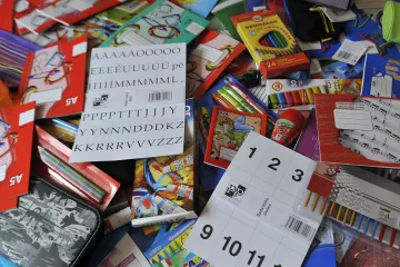 V úterý se otevřou papírnictví a obchody s dětským oblečením, rozhodla vláda