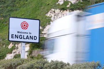 Británie se chystá na další fázi kontrol importu z EU. Dopadnou hlavně na malé dovozce