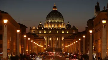 Ve Vatikánu se sešli kardinálové