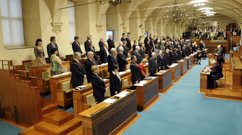 První schůze Senátu v 8. volebním období, 24. listopadu 2010