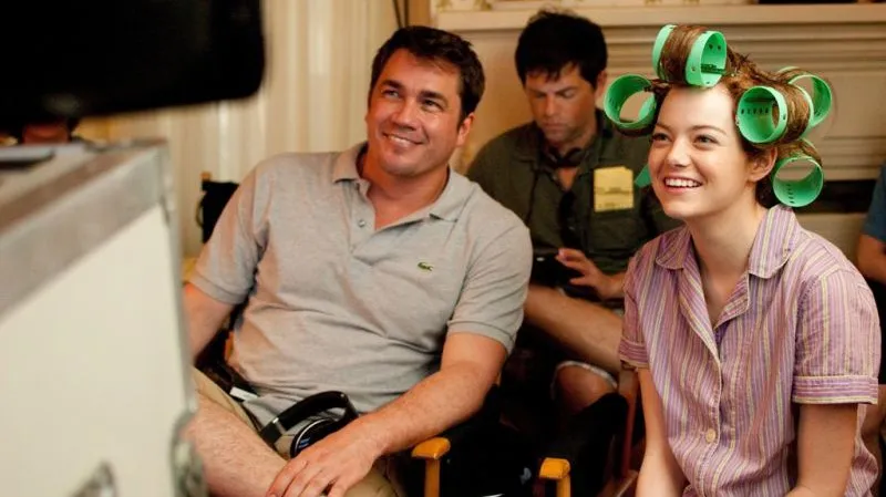 Režisér Tate Taylor a herečka Ema Stoneová při natáčení filmu Černobílý svět