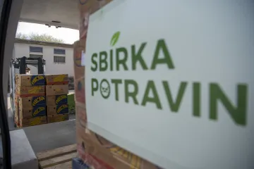 Začíná potravinová sbírka. Zatím mohou lidé darovat trvanlivé jídlo on-line, v sobotu i v kamenných obchodech