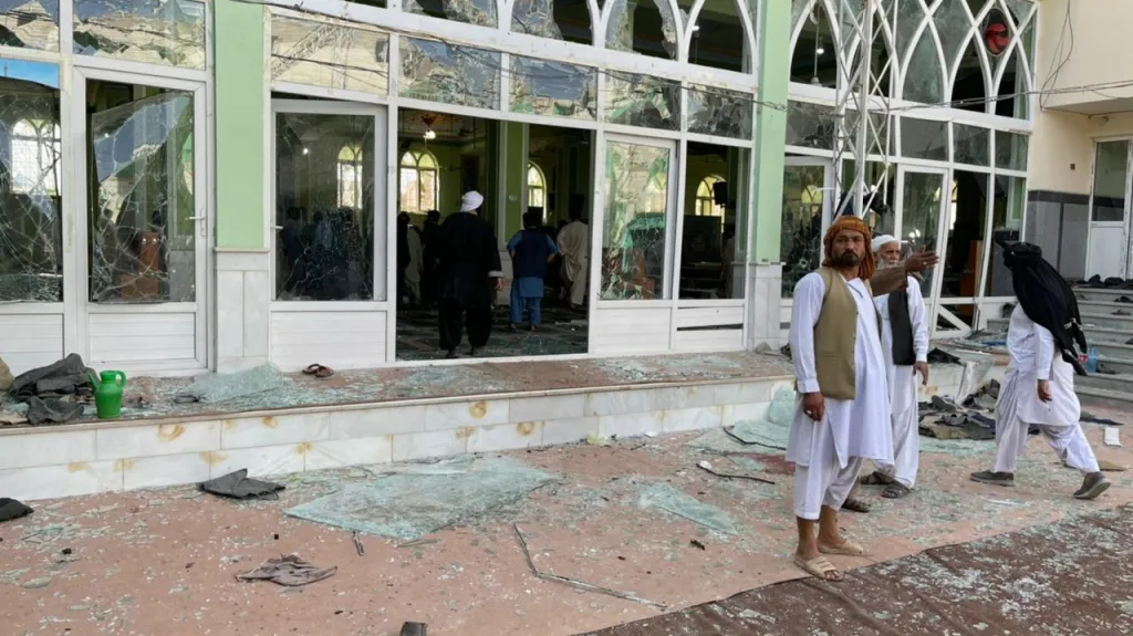 Výbuch bomby zasáhl šíitskou mešitu během pátečních modliteb