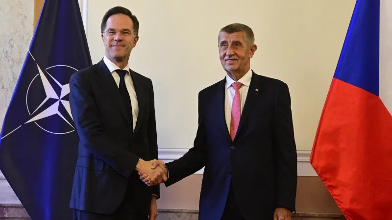 Uděláme vše pro plnění závazků NATO, řekl Babiš po jednání s Ruttem