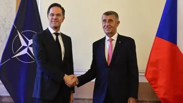 Šéf NATO Mark Rutte s premiérem Andrejem Babišem (ANO)