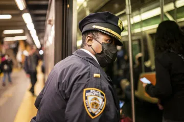 Policie zatkla podezřelého z úterní střelby v newyorském metru