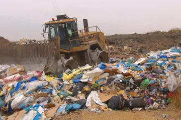 Skládky se asi budou rozrůstat i po roce 2024, rychlý konec nechtějí obce