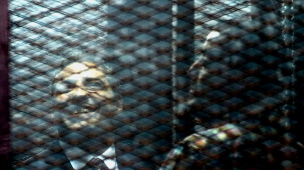 Novináři Al-Džazíry Mohamed Fahmy a Báhir Muhammad před soudem