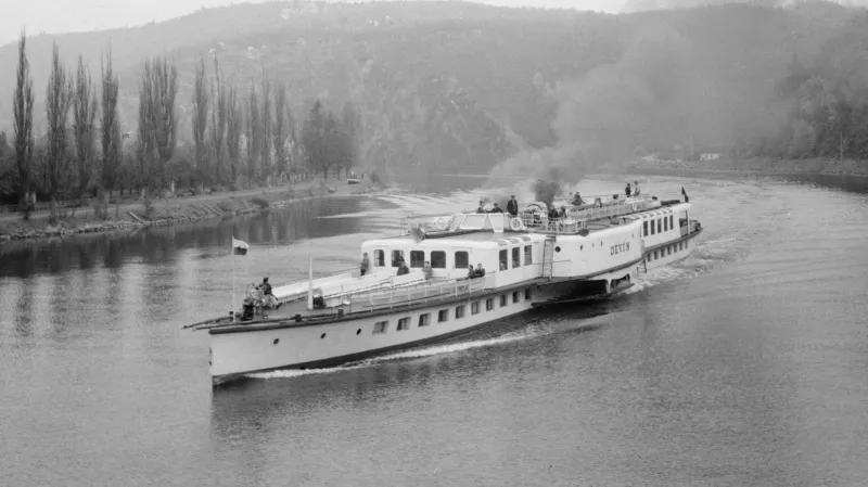 Parník Děvín již s novou nástavbou