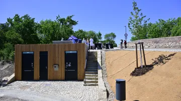 Revitalizované návrší u zříceniny Kozí hrádek v Mikulově