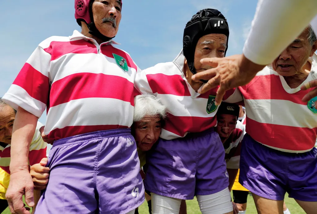 Nominace v sekci fotografický soubor: Kim Kyung-Hoon se souborem Japan's Veteran Rugby Players (Veteráni ragby v Japonsku). Tokijský Fuwaku Rugby Club, založený v roce 1948, je podle OSN jedním z přibližně 150 japonských klubů, které pořádají zápasy hráčů starších 40 let