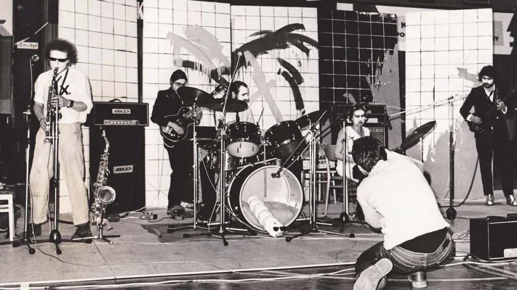 Extempore hraje první čtyři témata Velkoměsta Na Folimance, 1979