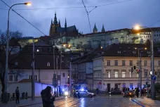 Šok, zármutek, soustrast, reagují čeští představitelé na střelbu na pražské univerzitě
