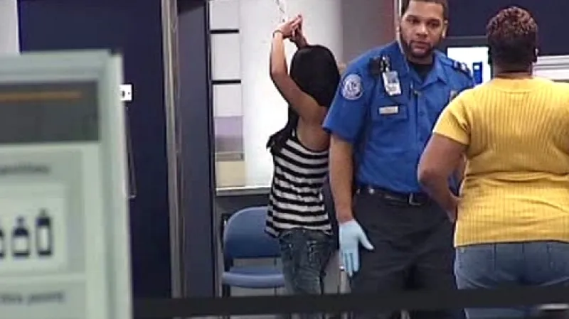 Osobní prohlídky na letištích