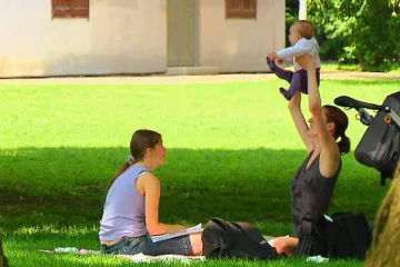 Jdu na mateřskou. Musí mi zaměstnavatel držet místo?