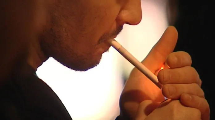 Téma Událostí ČT: Poslanci se dostali k protikuřáckému zákonu