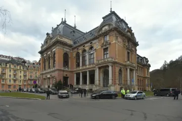 V Karlových Varech začala roky plánovaná rekonstrukce Císařských lázní