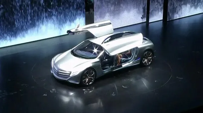 Mercedes - Benz F125 Concept na autosalonu ve Frankfurtu