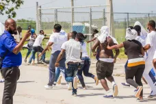 Zvláštní vyslanec USA na Haiti rezignoval. Vadí mu „nehumánní deportace“ do chaotické země